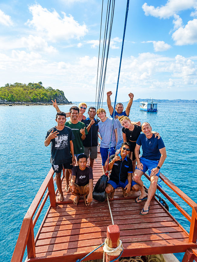 komodo tour boat